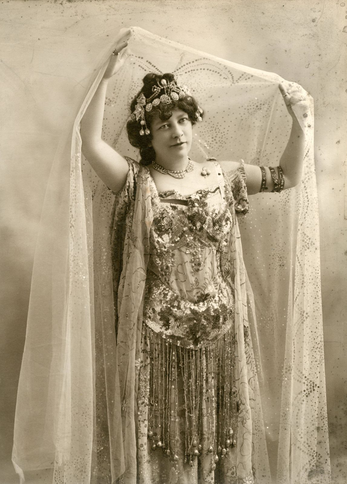 Adelaide Herrmann, the Queen of Magic — portrait lithograph